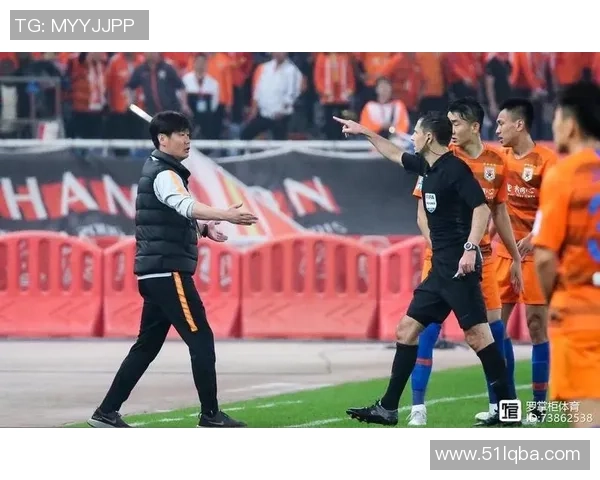 南京足球队与重庆足球队赛后复盘分析比赛经验与战术调整探讨