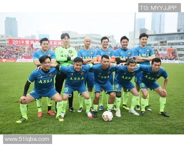 足球明星齐聚一堂共同演绎激情四溢的梦想之歌